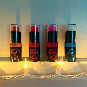 FREE with purchase Wet N Wild Gloss Balm